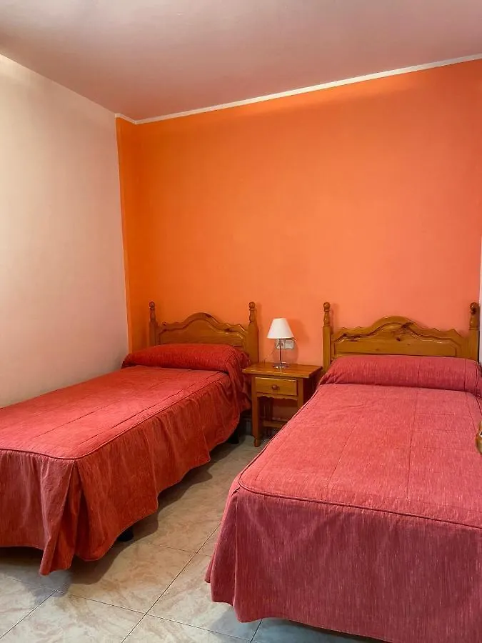 Apartaments Montaña Alins 0*,  España
